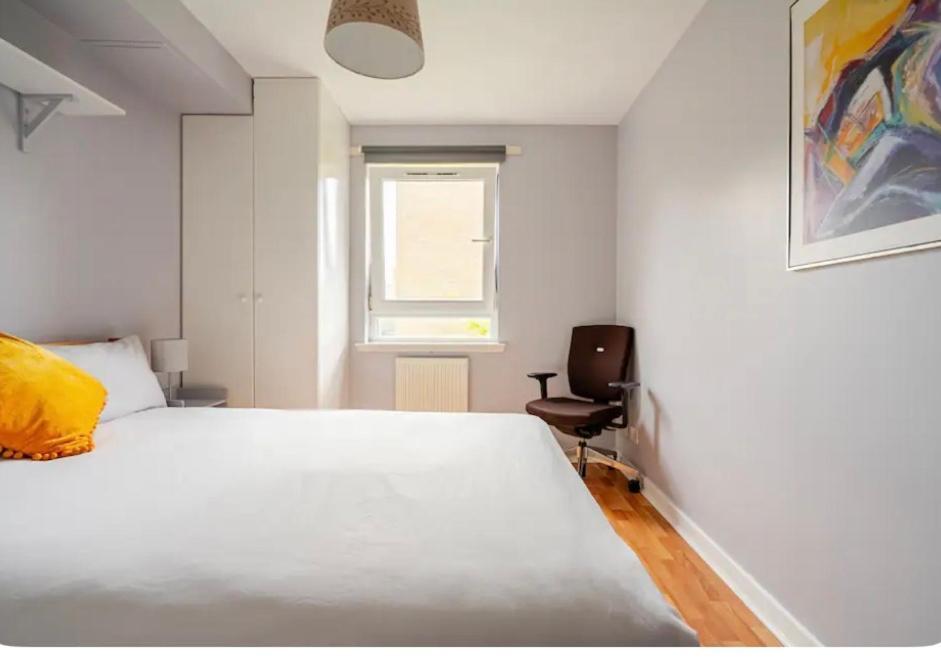Modern Spacious Retreat Full Fibre Wi-Fi & Free Parking Edimburgo Esterno foto