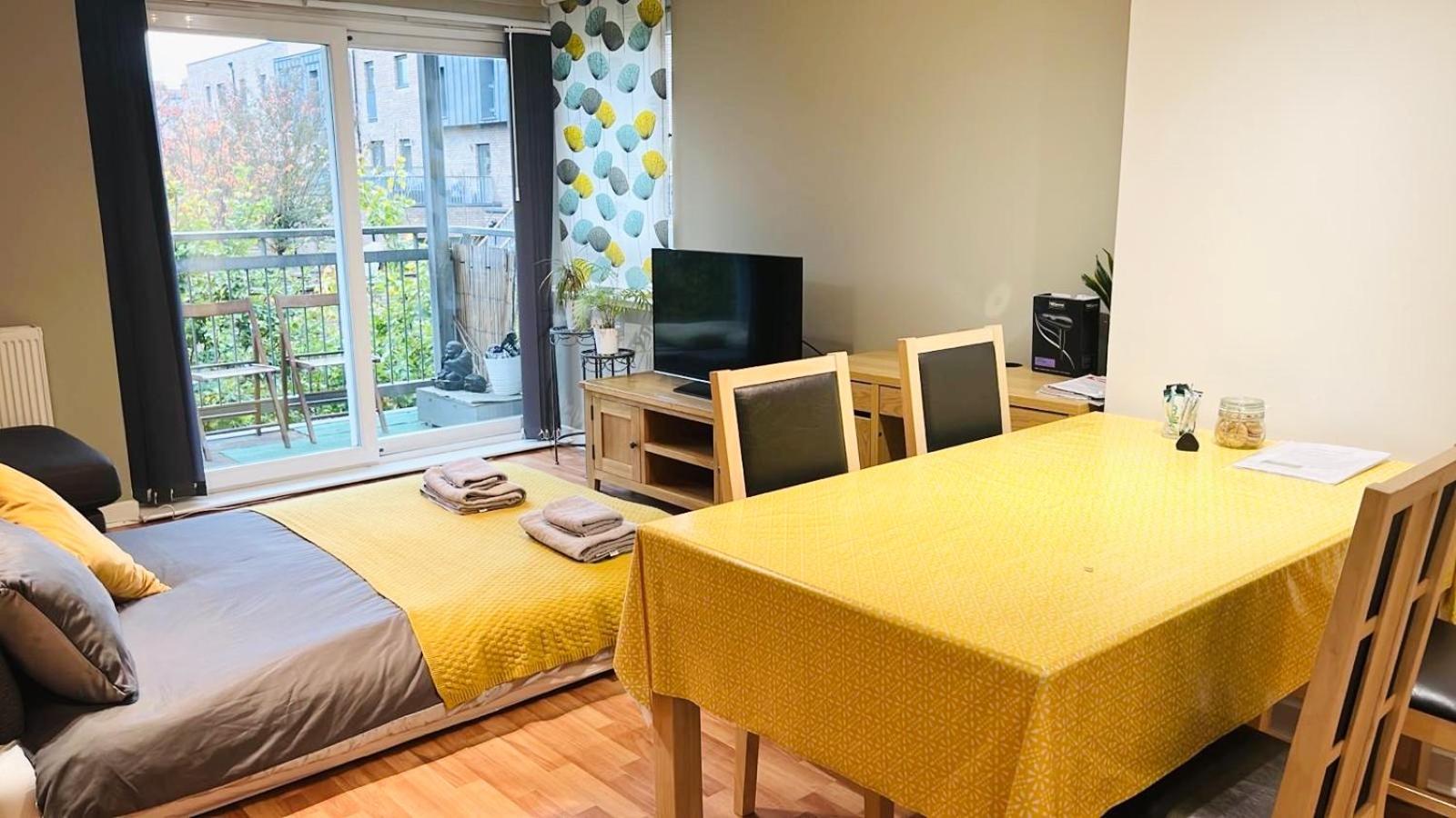Modern Spacious Retreat Full Fibre Wi-Fi & Free Parking Edimburgo Esterno foto